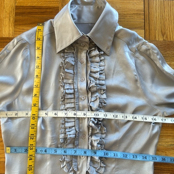 💕Bebe Pearl Grey Silk Tuxedo Statement Sleeve Blouse M VGUC - Picture 8 of 10